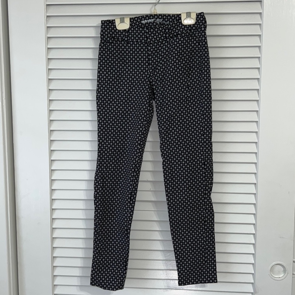 Old Navy Pixie Skinny dress pants. Size 0